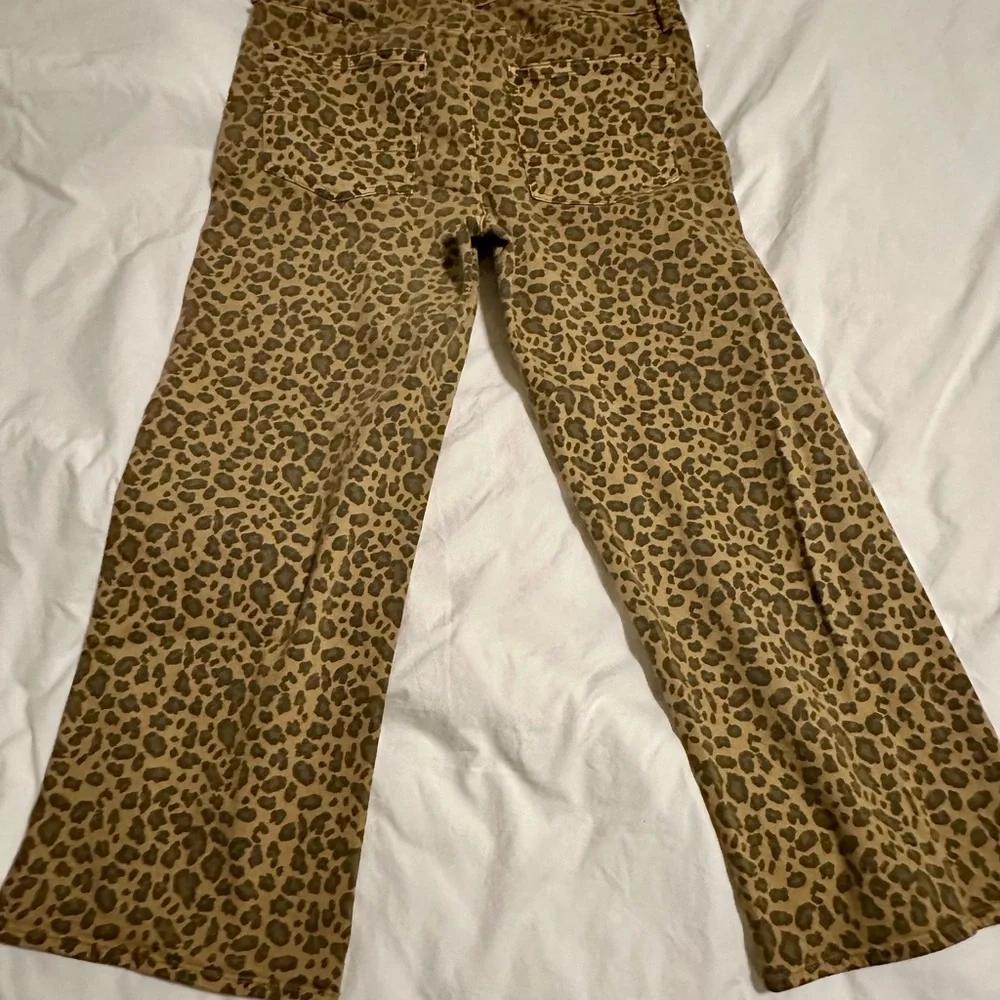 American Eagle Outfitters Leopard Print Straight Leg Jeans - Picture 3 of 9